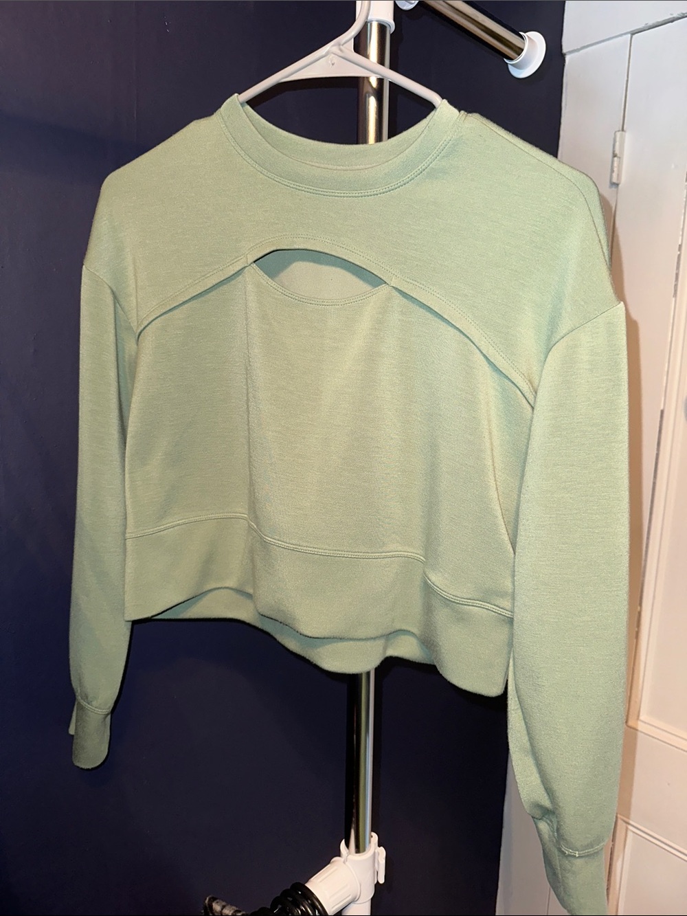 Women's Cropped Cutout Sweatshirt - Sage Green